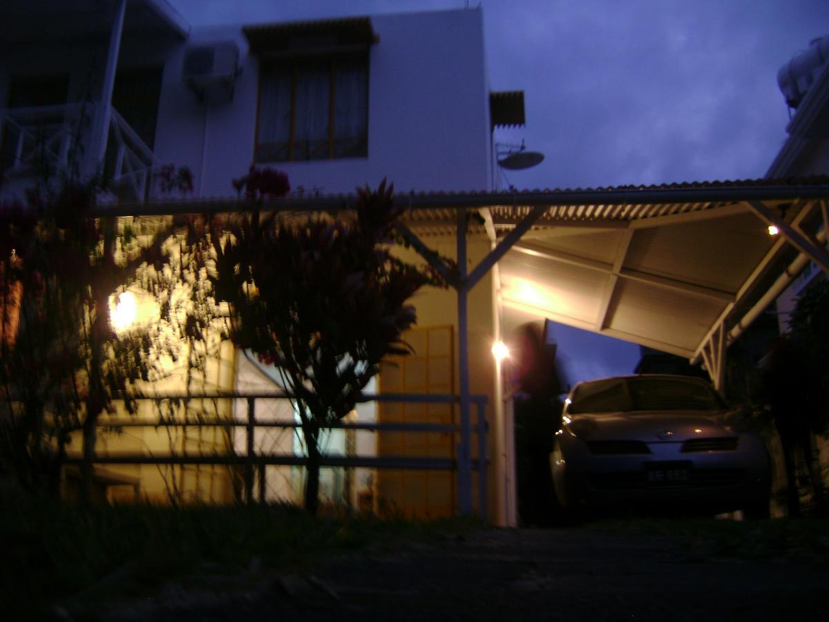 Sbe Villa Flic en Flac Exterior photo